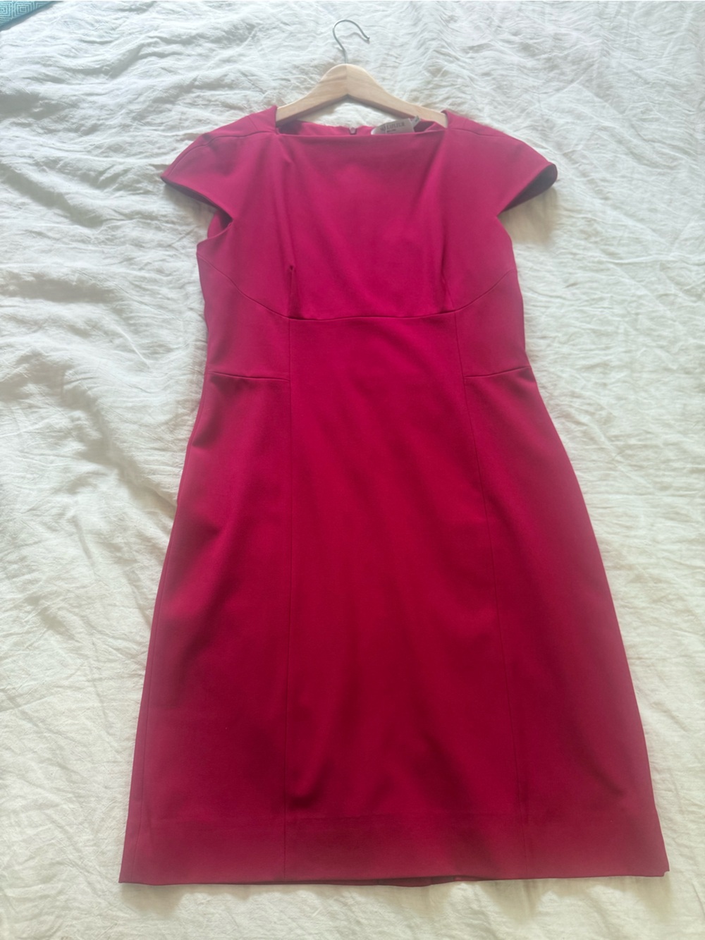 MM Lafleur Midi Dress in Fuchsia